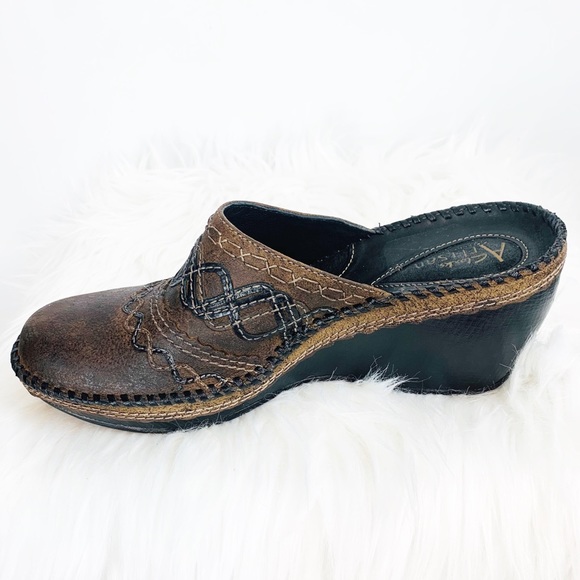 Clarks Shoes - Clark’s $125 Artisan Collection Leather Clogs